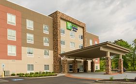 Holiday Inn Express & Suites Jamestown, An Ihg Hotel Exterior photo