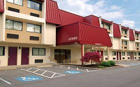 Red Roof Inn Cleveland Airport - Middleburg Heights Exterior photo