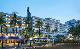 Hotel Mercure Convention Center Ancol Giacarta Exterior photo