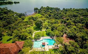 Hotel Amaya Lake Dambulla Sigiriya Exterior photo