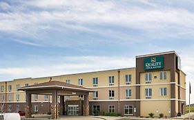 Quality Inn & Suites Minot Exterior photo