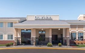 Days Inn By Wyndham Minot Exterior photo