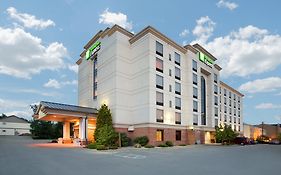 Holiday Inn Express & Suites Bloomington Exterior photo