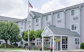 Microtel Inn By Wyndham Greensboro Exterior photo