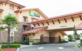 Holiday Inn Express & Suites Turlock-Hwy 99 Exterior photo