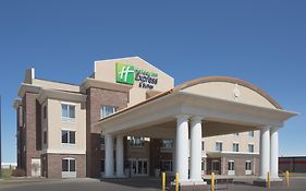 Holiday Inn Express Hotel & Suites Minot South, An Ihg Hotel Exterior photo