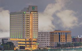 Holiday Inn Bengaluru Racecourse, An Ihg Hotel Exterior photo