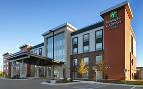 Holiday Inn Express & Suites Milwaukee - Brookfield Exterior photo