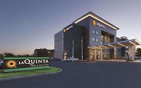 La Quinta Inn & Suites By Wyndham Terre Haute Exterior photo