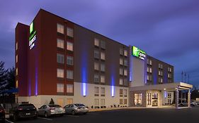 Holiday Inn Express & Suites College Park-University Area Exterior photo