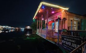 Hotel New Silver Jubilee Heritage Group Of Houseboats Srīnagar Exterior photo