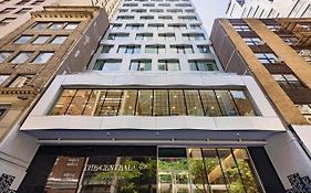 The Central At 5Th By Hilton Club Hotel New York Exterior photo