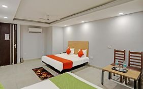 Hotel Red Coral By F9 Hotels Nuova Delhi Exterior photo