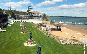 Hotel The Beach Haus - Traverse City Exterior photo