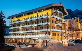 Parc Hotel Victoria Cortina dʼAmpezzo Exterior photo