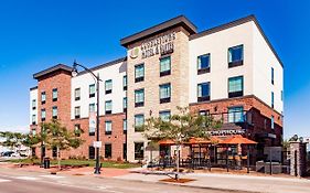 Cobblestone Hotel&Suites - Superior Exterior photo