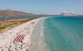 Amareclub Le Rose Hotel San Teodoro  Exterior photo