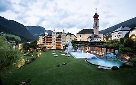 Adler Spa Resort Dolomiti Ortisei Exterior photo