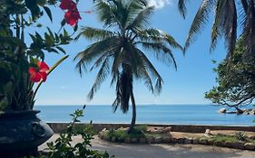 Hotel La Petite Maison And Sea Splash Baie Sainte Anne Exterior photo