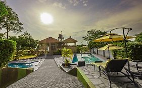 Santa Maria Resort Hotel Entebbe Exterior photo