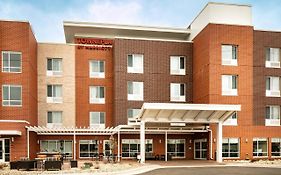 Towneplace Suites By Marriott Dubuque Downtown Exterior photo