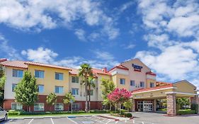 Fairfield Inn And Suites Turlock Exterior photo