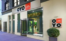 Oyo Times Square Hotel New York Exterior photo