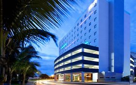 Hotel Aloft Cancún Exterior photo