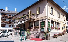 Hotel Pontejel Cortina dʼAmpezzo Exterior photo