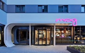 Hotel Moxy Hamburg Altona Exterior photo