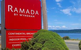 Hotel Ramada By Wyndham Campbell River Exterior photo