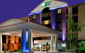 Holiday Inn Express & Suites Chesapeake, An Ihg Hotel Exterior photo