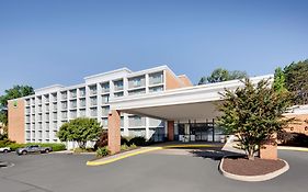 Holiday Inn University Area Charlottesville, An Ihg Hotel Exterior photo