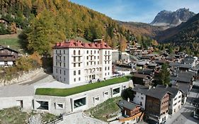 Grand Hotel Du Cervin - Auberge De Jeunesse Et Spa Saint-Luc Exterior photo