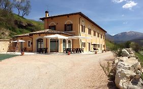 il casale san martino Bed and Breakfast Norcia Exterior photo