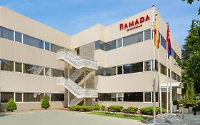 Hotel Ramada By Wyndham Madrid Tres Cantos Exterior photo