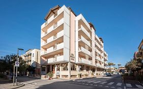 Lola Piccolo Hotel Marina di Grosseto Exterior photo