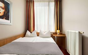 Hotel Amedia Express Passau, Trademark Collection By Wyndham Exterior photo