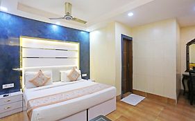 Frankstay By Hotel Satwah 29 Unit By Preet Palac Nuova Delhi Exterior photo