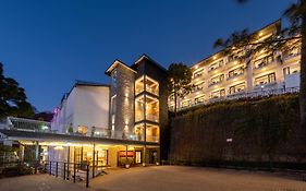 Hotel Ramada By Wyndham Kasauli Exterior photo