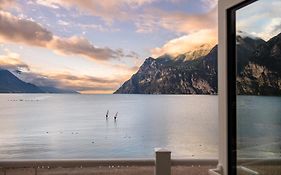 Hotel Baia Azzurra Torbole Sul Garda Exterior photo