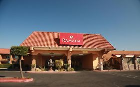 Hotel Ramada By Wyndham Fresno North Exterior photo