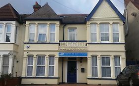 Southend Guest House - Close To Beach, Train Station & Southend Airport Exterior photo