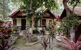 SAVITHRI INN Cottages Varkala Exterior photo