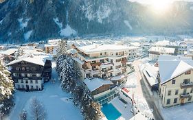 Hotel Alpine Hideaway Zillertalerhof Mayrhofen Exterior photo