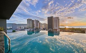 Hotel Del Luna Da Nang Exterior photo