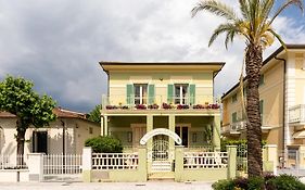 La Locanda del Geco Marina di Pietrasanta Exterior photo