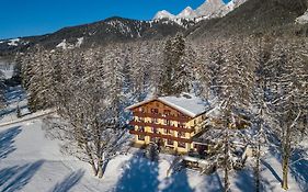 Hotel Roesslhof Ramsau am Dachstein Exterior photo