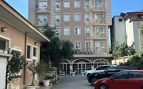 Keit Hotel Tirana Exterior photo