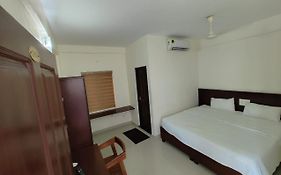 Masterkey Deluxe Rooms Kochi Exterior photo